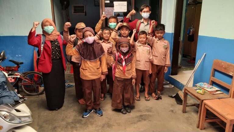 Dua Mahasiswa Prodi PPKn, Ikuti KMP Kemdikbud