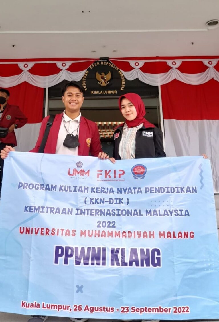 Menginspirasi! Dua Mahasiswa PPKn UMM Mengikuti KKN Internasional di Malaysia 2022