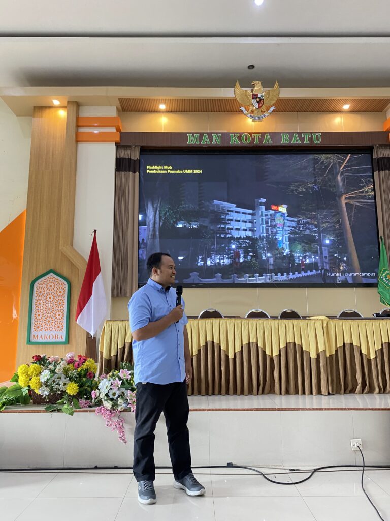 Dosen PPKn Memberikan Sosialisasi Perekrutan Mahasiswa Baru di MAN Kota Batu